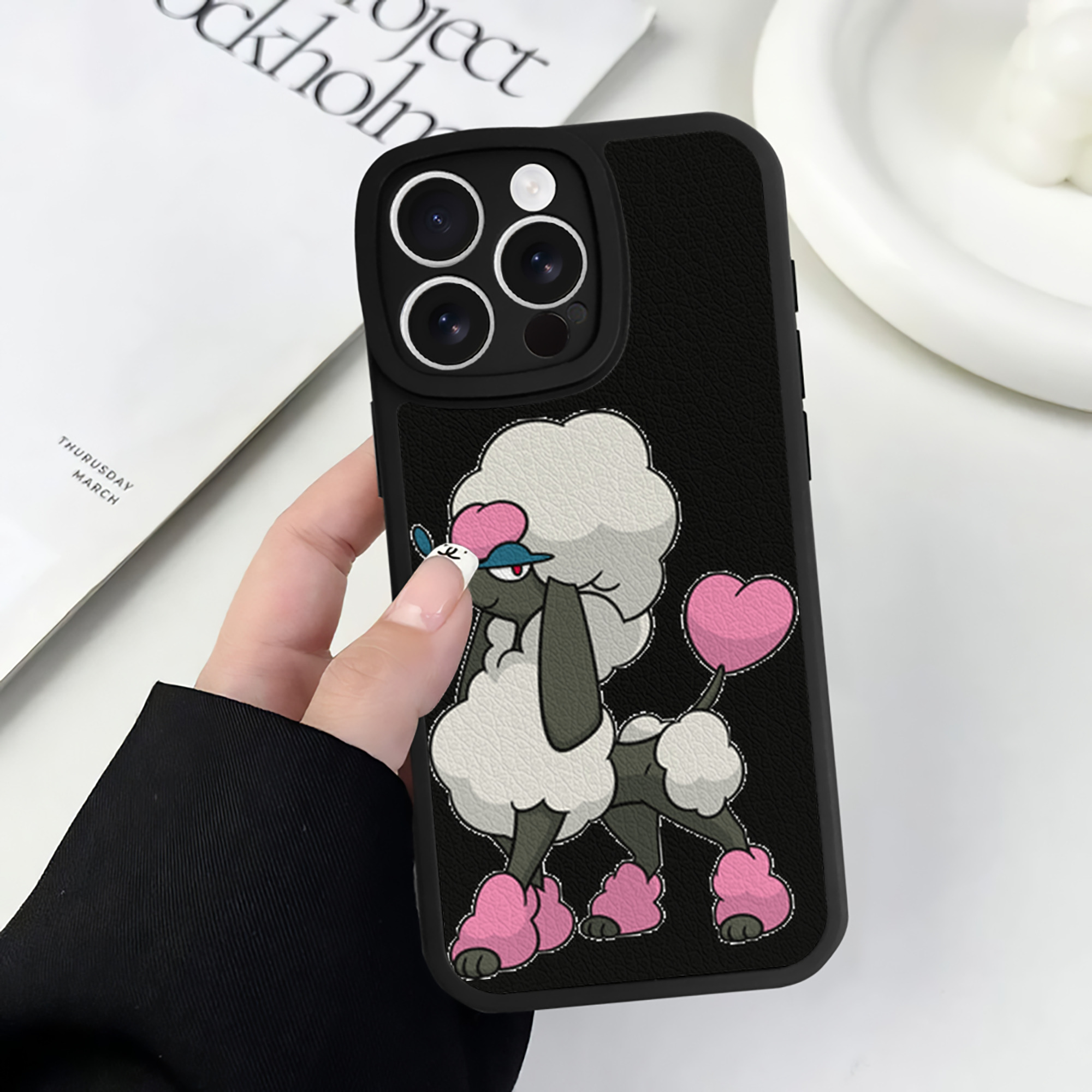 （画像用） ポケットモンスター Pokémon 【iPhone 16シリーズ対応】シリコンスマホケース（レザー調） 材質：シリコン